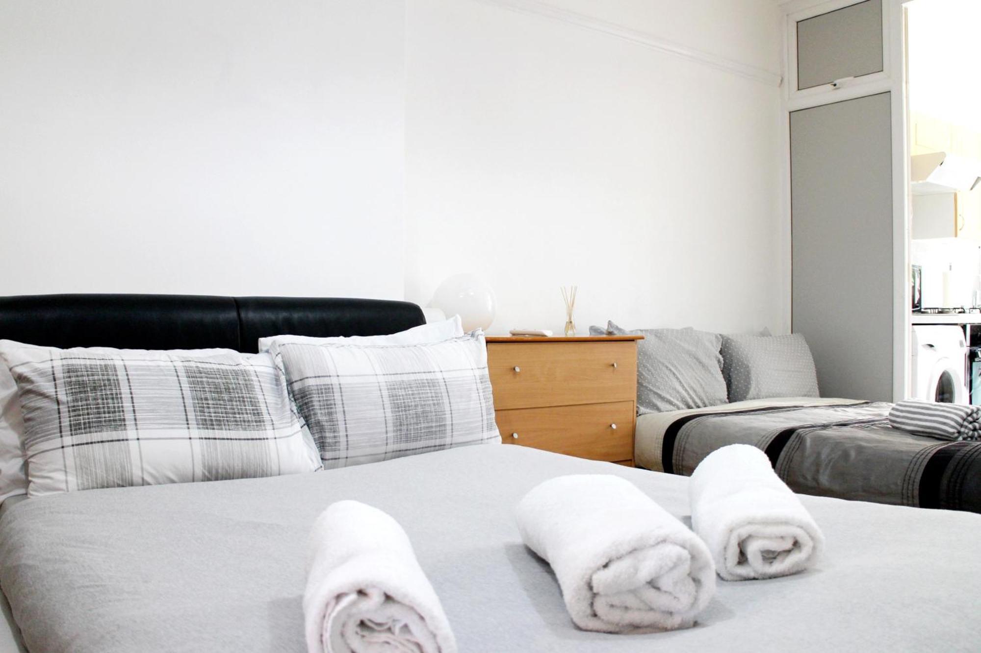 Large Studio Garden Flat On Golders Green Road London Luaran gambar