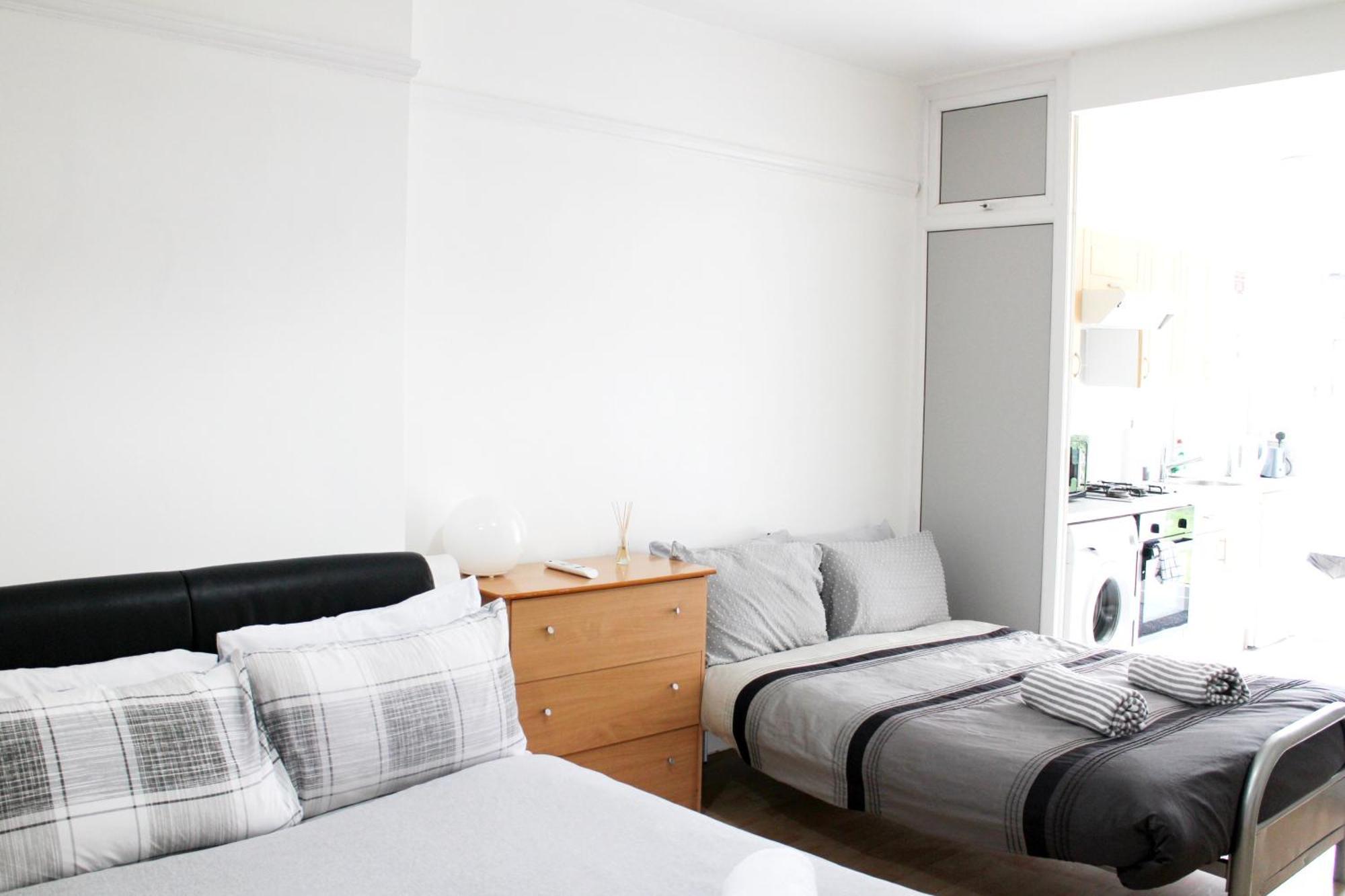 Large Studio Garden Flat On Golders Green Road London Luaran gambar
